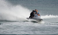 Moto d'acqua sul lungomare di Bari