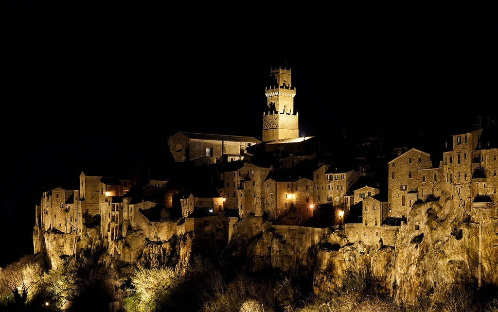 Pitigliano, la notte