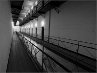 4.Il corridoio con le celle di detenzione