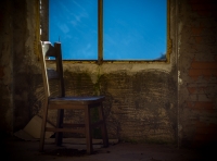 La solitudine di una sedia