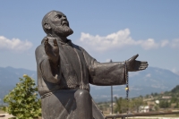 Statua di Padre Pio a Colle d'Anchise