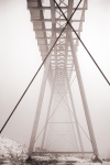 Il ponte della funicolare nella nebbia